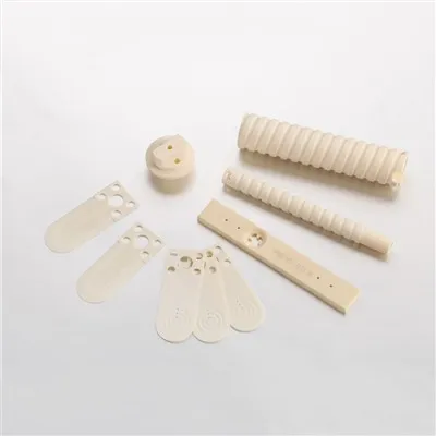 99 Komponenten aus Aluminiumoxidkeramik